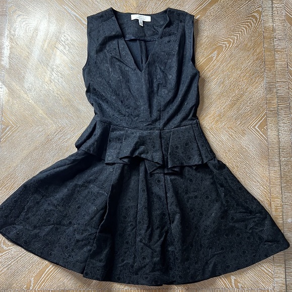 Robert Rodriguez Dresses & Skirts - ROBERT RODRIGUEZ Black V-Neck Embroidery Print Silk Peplum Dress 0